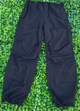 Load image into Gallery viewer, &quot;POLLY&quot; PARACHUTE PANTS(BLACK)
