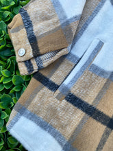 Load image into Gallery viewer, &quot;FERN&quot; FLANNEL SHACKET(KHAKI)
