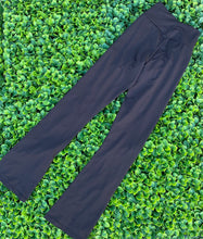 Load image into Gallery viewer, &quot;JET SET&quot; FLARE YOGA PANTS (BLACK)
